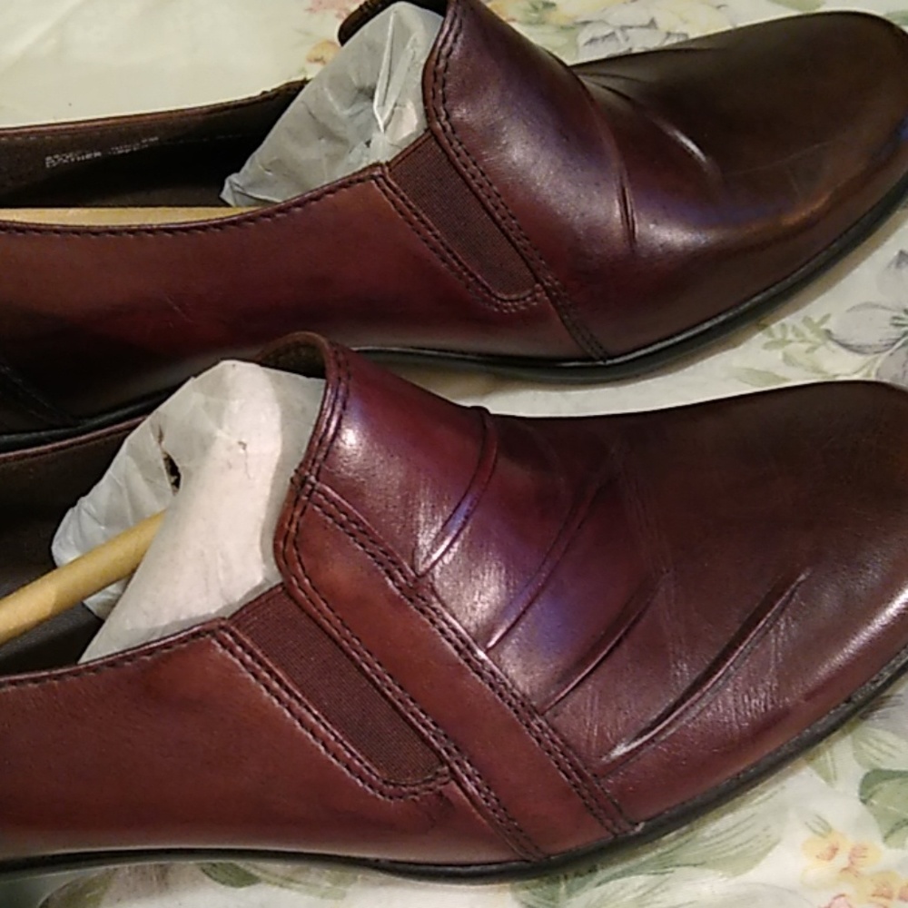 NEW Clarks Brown Shoes Size 9M